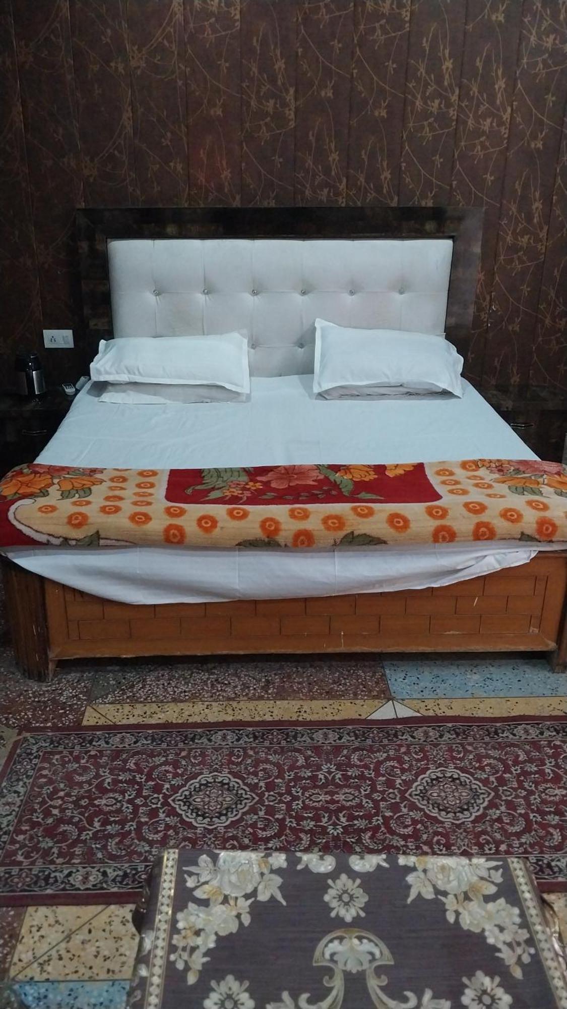 Somnath Residency Radhe Nikunj * Vrindavan