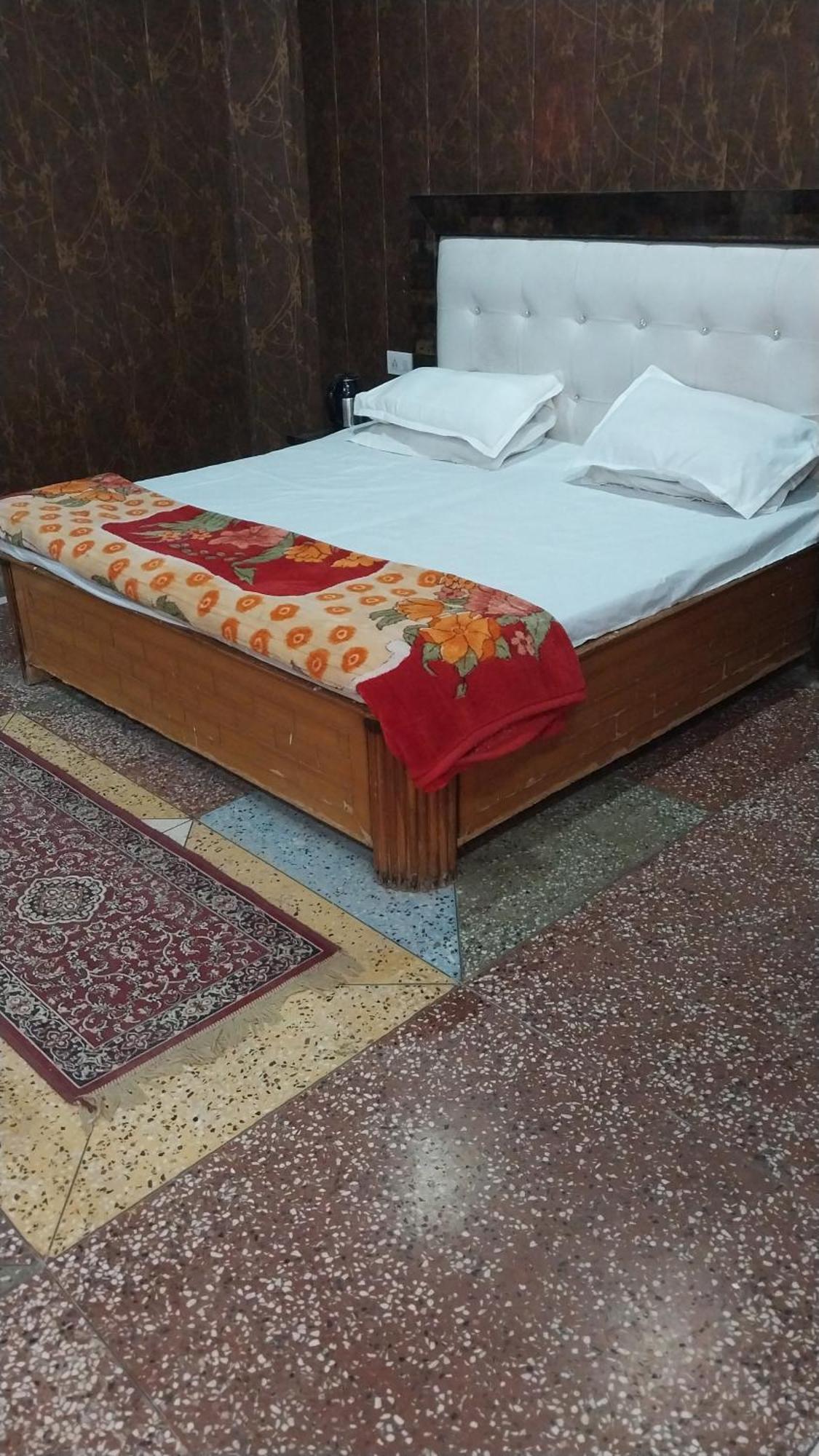 Somnath Residency Radhe Nikunj Hotel Vrindavan